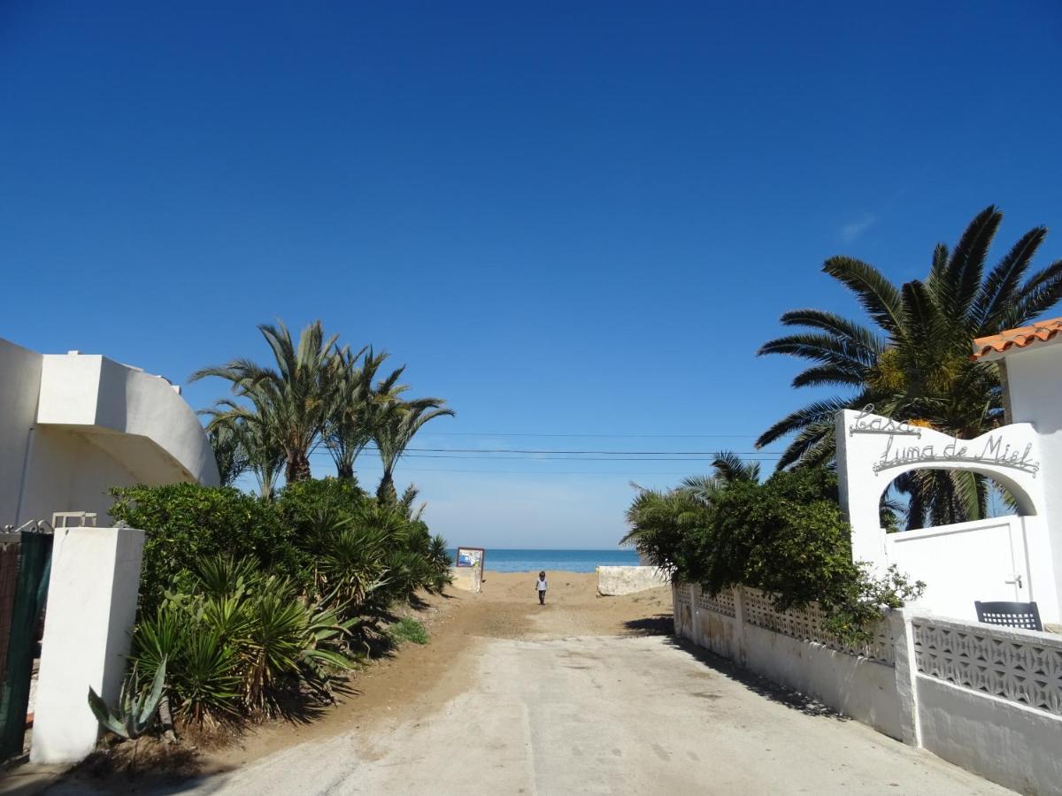 Villa At Seafront With Private Garden-655 Denia Exteriör bild